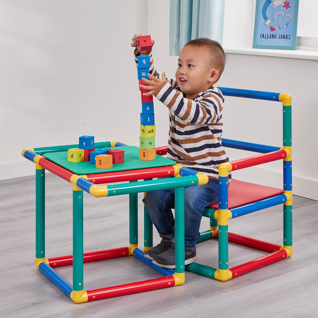 1139-play-gym-lifestyle-jamie-blocks-table-chair
